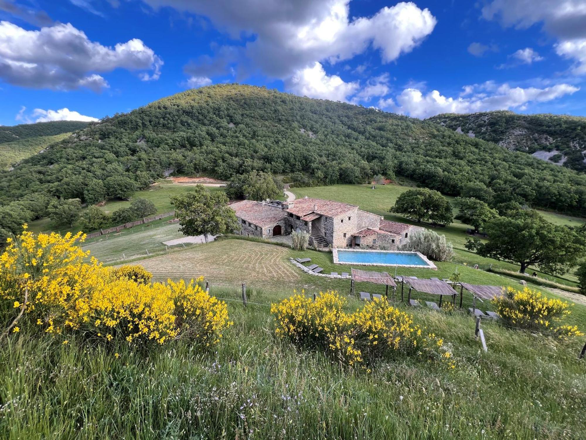 Le Domaine Du Castellas Sivergues Exterior photo